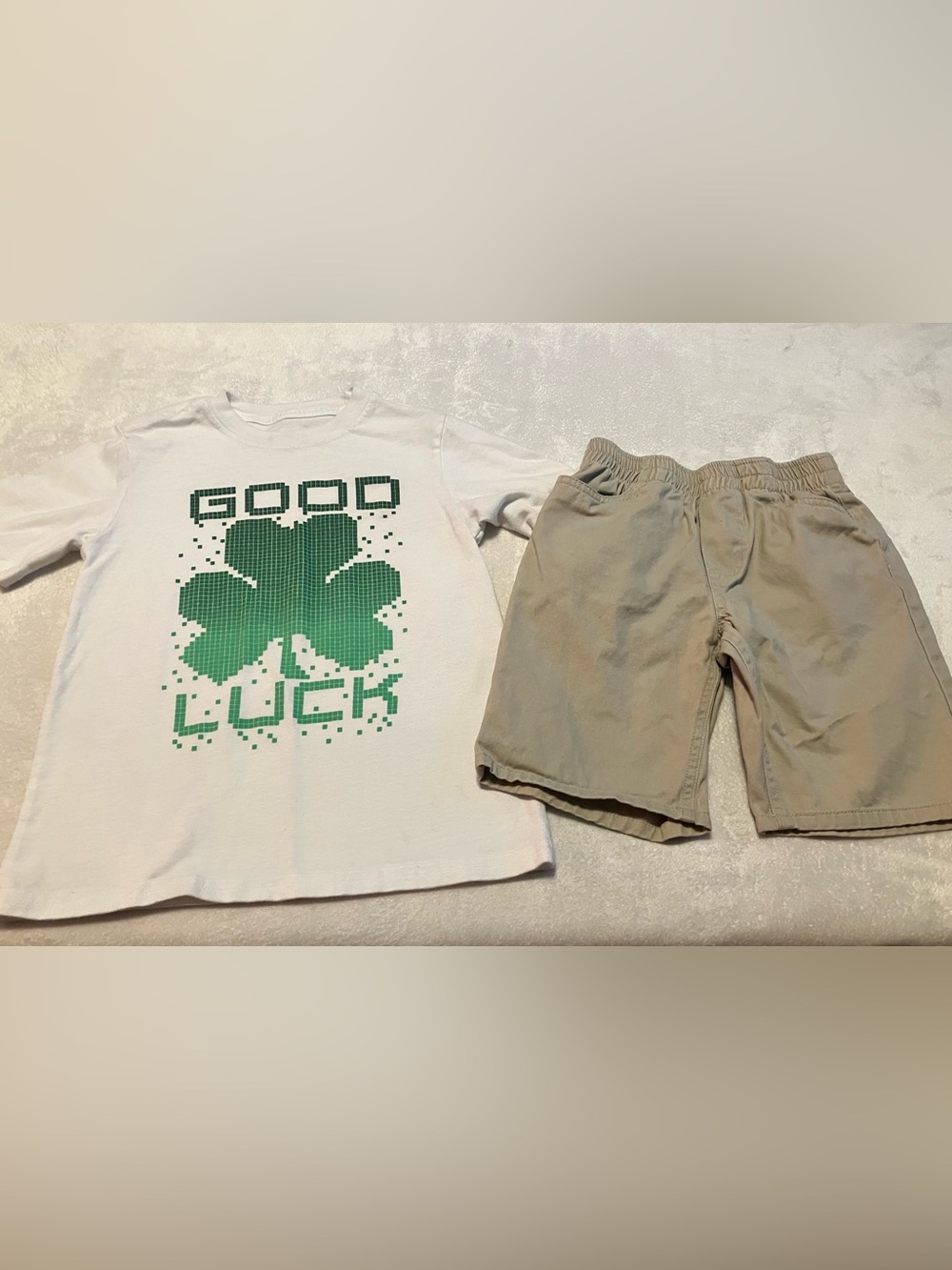 Good Luck Shamrock Tee & Khaki Shorts Set - White & Tan